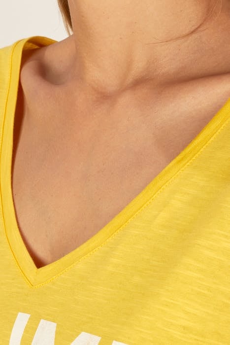 V-NECK LOOSE TEE SS + DECO YELLOW 2