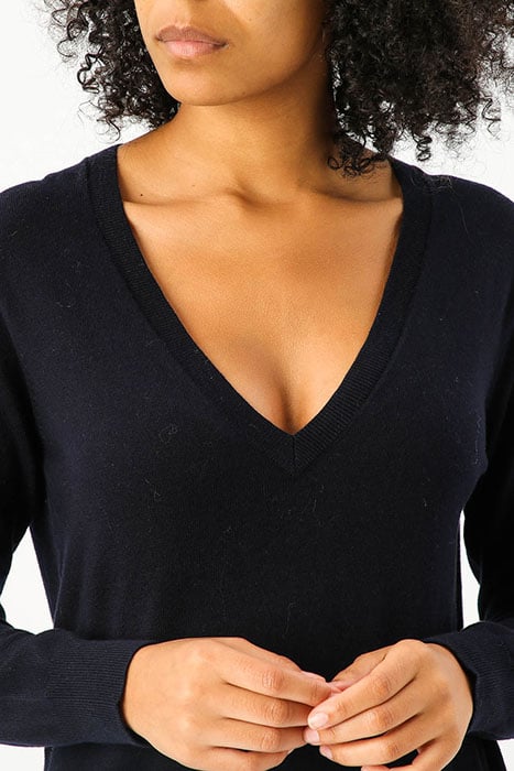 BASIC V-NECK SWEAT LS BLUE 3