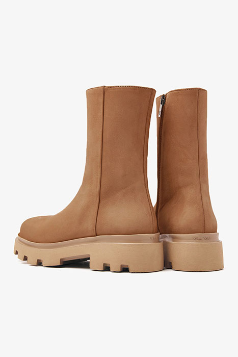 LIVIA BROOKE COGNAC 4