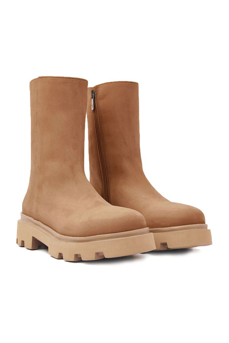 LIVIA BROOKE COGNAC 2