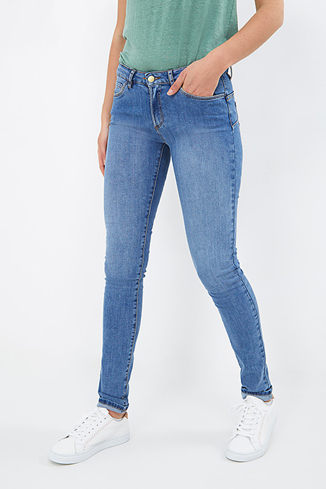 Authentic slim jeans authentic size 32