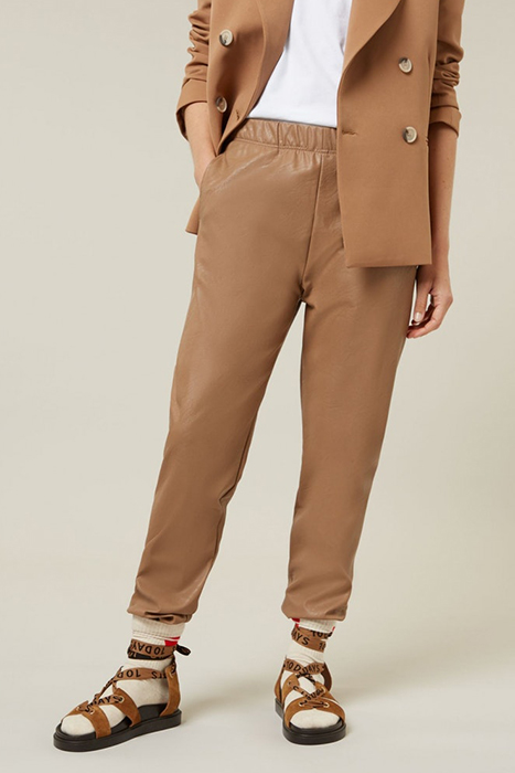 VEGAN LEATHER JOGGER DARK LATTE 1