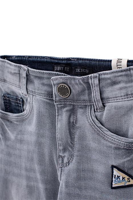 BOYS’ MEDIUM GREY RECYCLED SLIM JEANS WITH BADGES MEDIUM GRE 3