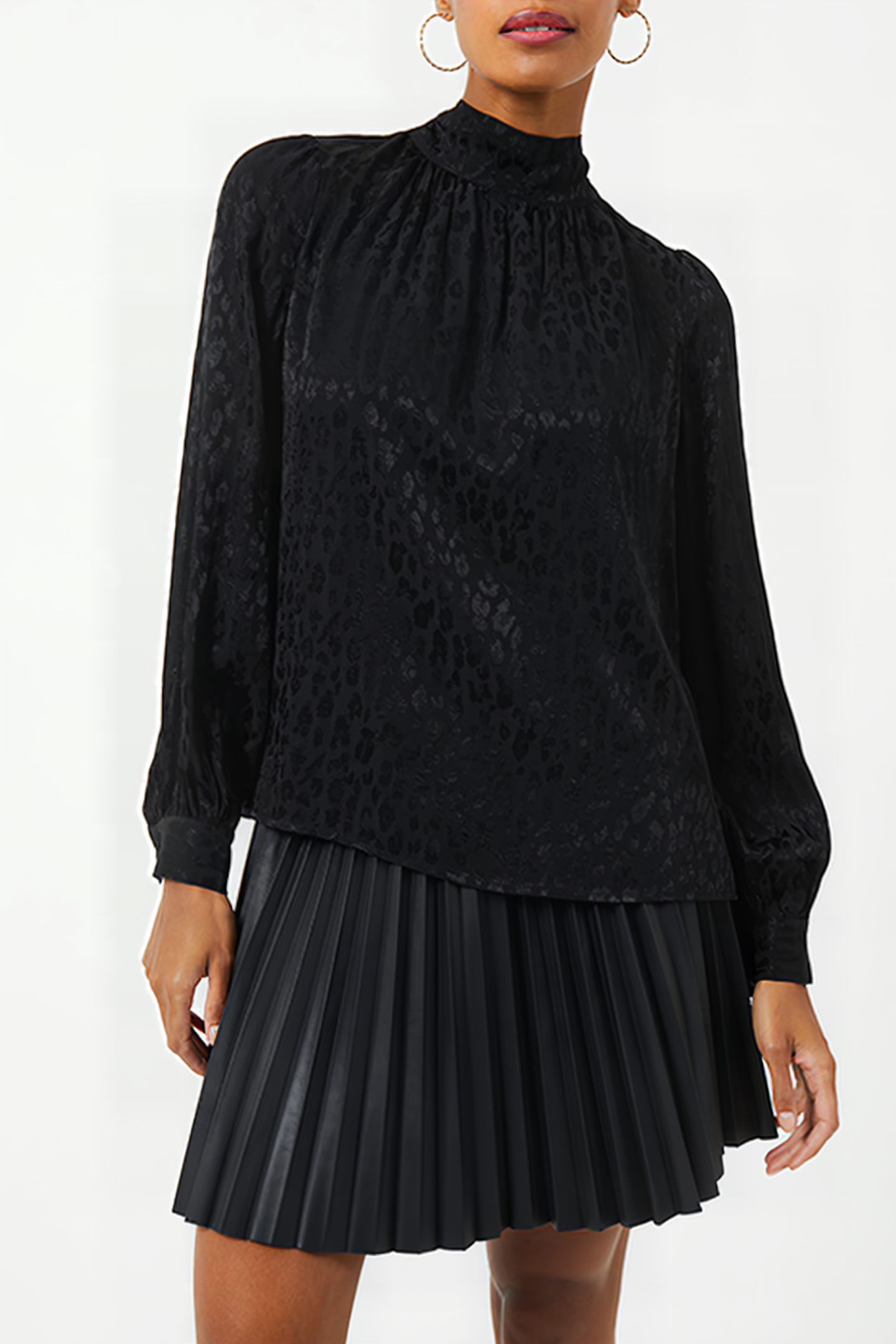 CARIA LEOP JACQ BUTTON NK TOP BLACK 2