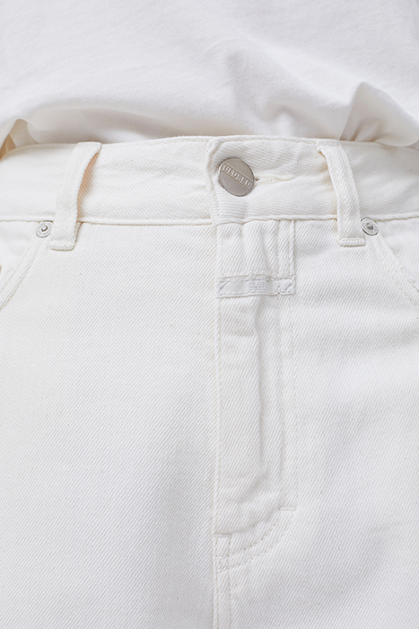 WOMEN STRAIGHT LEG SHORTS CREME 8