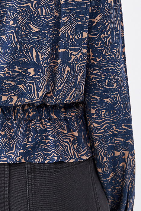 BLOUSE WITH PRETTY PRINTED RUFFLE NECKLINE 5