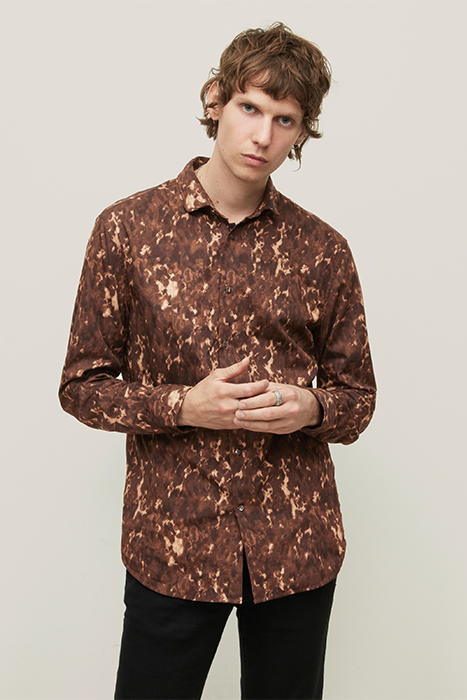 John Varvatos Slim Fit Shirt With Wire Inserted Shaped Stand Col Burnt Cla Maat: M | Casual Overhemden Outlet | Heren | Beige