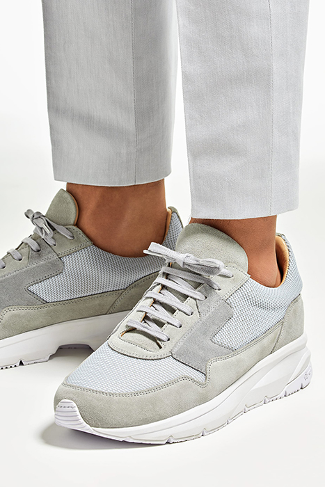 LIGHT GREY RUNNER SNEAKER 3