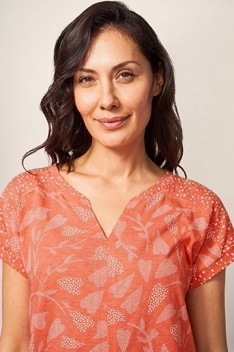 NELLY NOTCH NECK TEE PINK PRINT 3