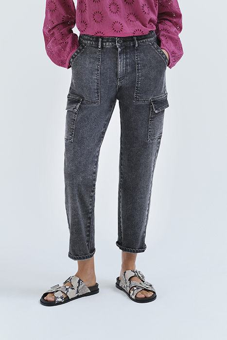 GREY CROPPED COMBAT JEANS WITH FLAP POCKETS 4