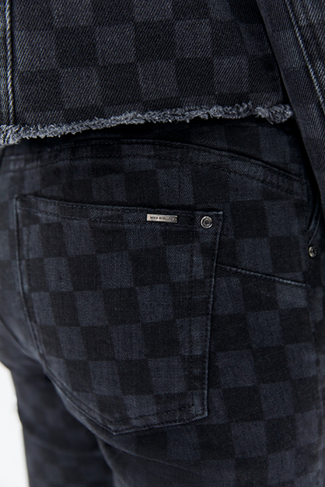 GREY CHECKERBOARD MOTIF SCULPT UP SKINNY JEANS 5