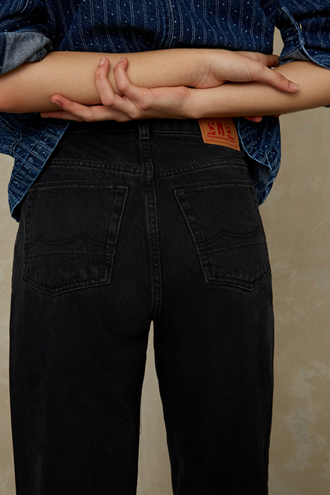 INDIRA ECO RECYCLED BLACK WORN 5