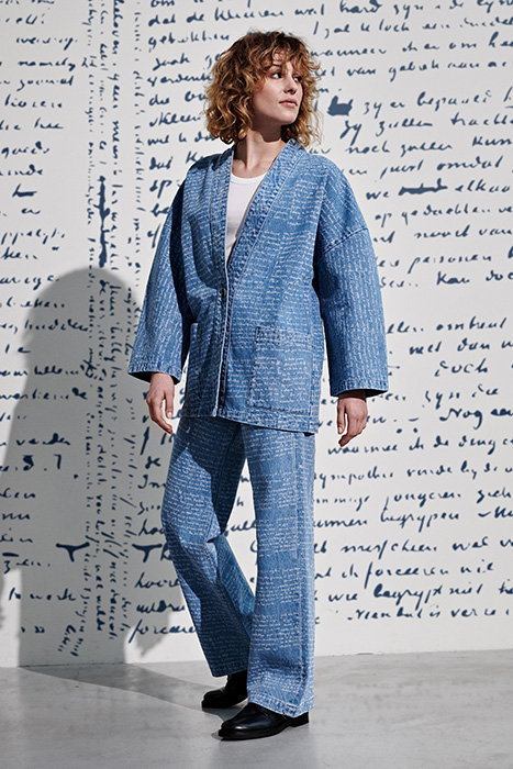 VAN WILMA LETTER BLUE 3