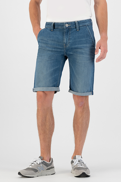 CARLO SHORT MEDIUM WORN by Mud Jeans
