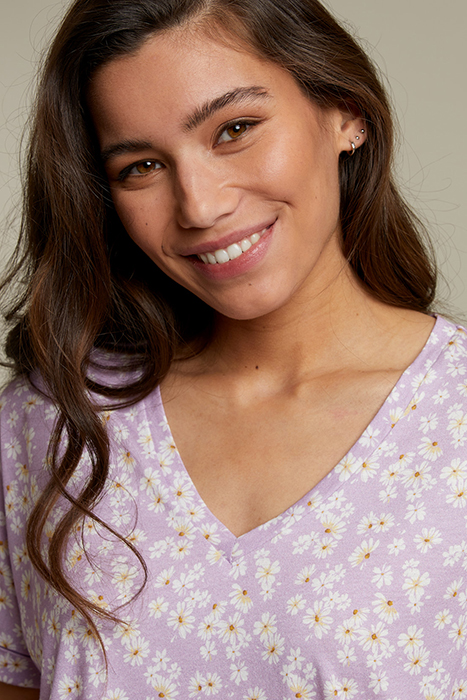 LILA V-NECK FLORAL PATTERN T-SHIRT 4