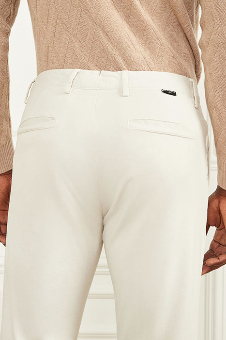 BEN URBAN CHINO DREAMY MOON 9