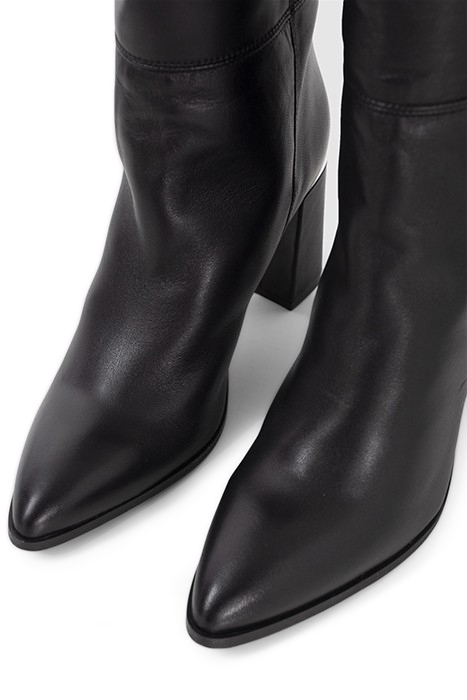 BLACK LEATHER HEELED BOOTS WITH METAL BAR 7