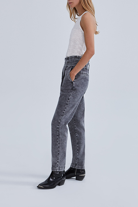 GREY BELTED HIGH-WAIST BOOTCUT JEANS 4