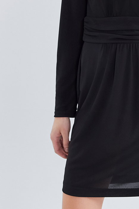 WOMEN'S SHORT BLACK BELTED V-NECK DRESS 7