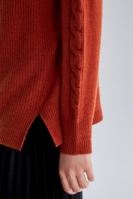 TOMETTE RED SWEATER, ENGRAVED BUTTONS ON SHOULDER 7