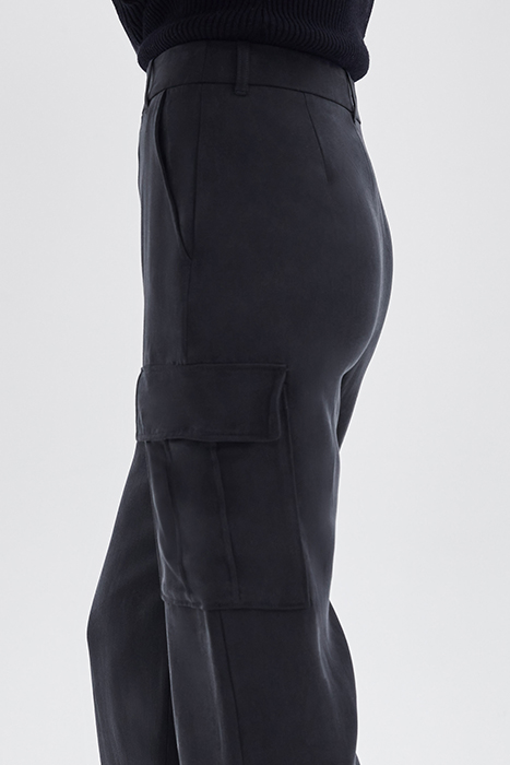 BLACK LYOCELL® HIGH-WAIST CARGO TROUSERS 5