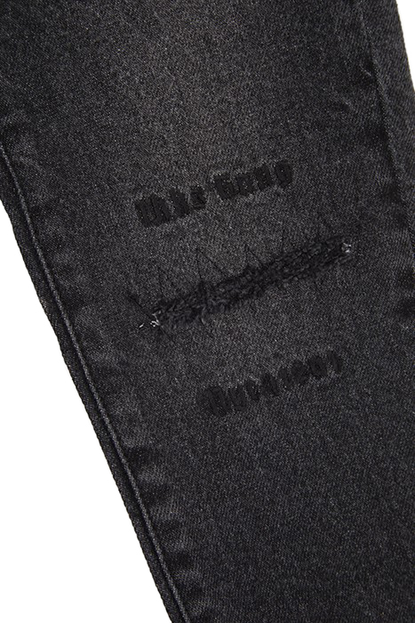 BOYS’ GREY EMBROIDERED AND DISTRESSED KNEE TAPERED JEANS 7