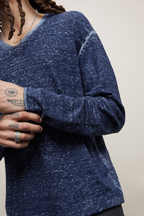 ELLINGTON SLIM FIT LS LI NEN V-NECK WITH PETROL BLUE 2