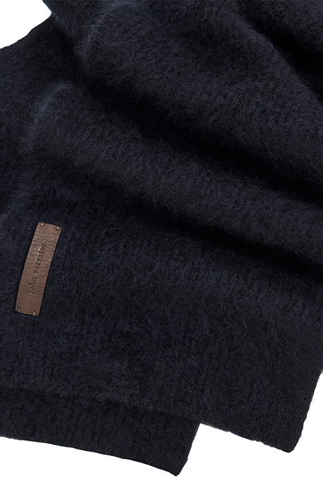 LEA BRUSHED CASHMERE SCARF BLACK 3