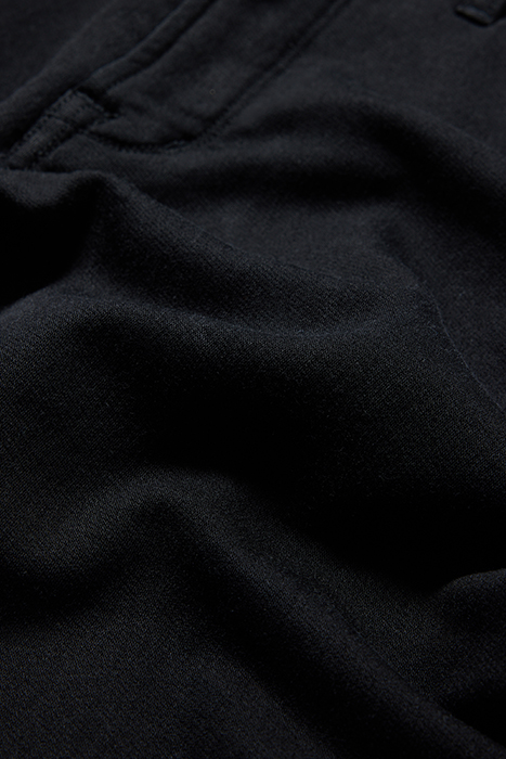 J704 - TAPER FIT BLACK 3