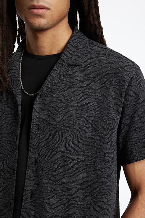 LAWRENCE CAMP COLLAR SHIRT IN ZEBRA JACQ BLACK 3