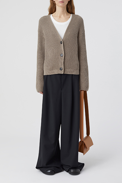 V CARDIGAN LONG SLEEVE BROWN SUGAR 3