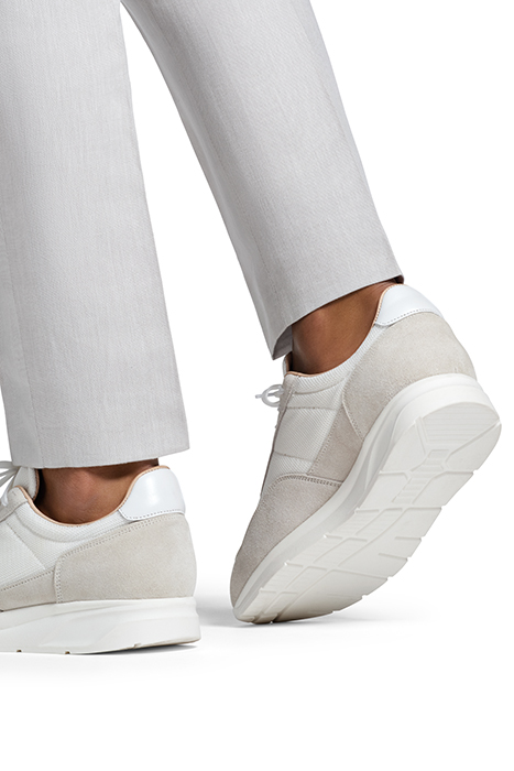 GREY RUNNER SNEAKER 4