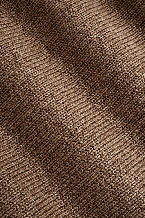 MID BROWN CREWNECK 9