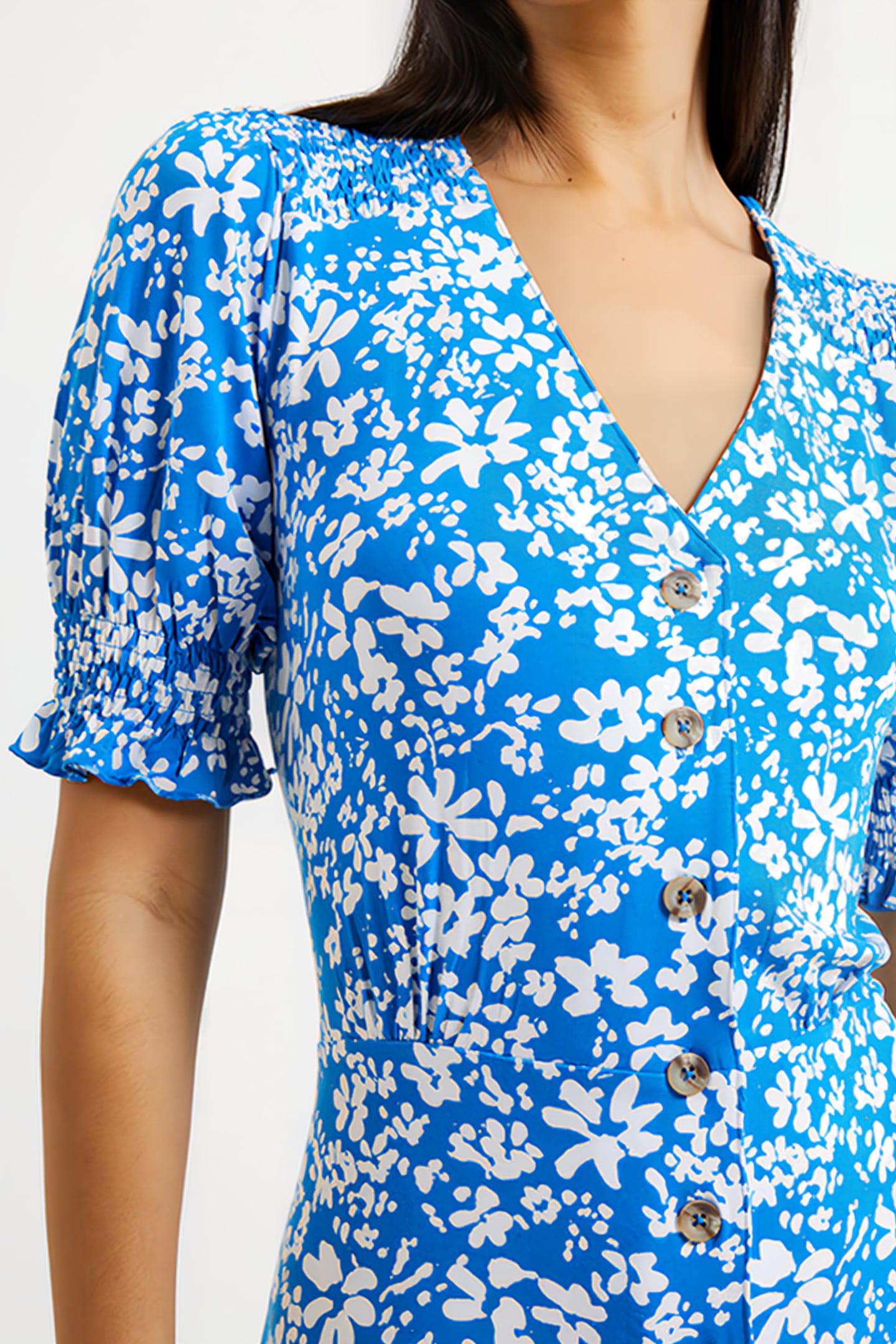 VEE BUTTON THRU M BLUE 6