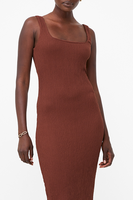 TEXTURED SQUARE NCK MIDI DRESS BROWN 3