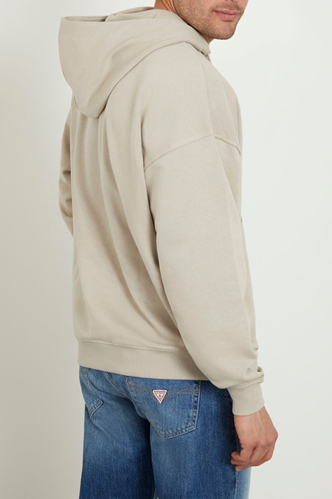 GUESS ROUND LOGO HOODIE SWEATS PASADENA STONE 2