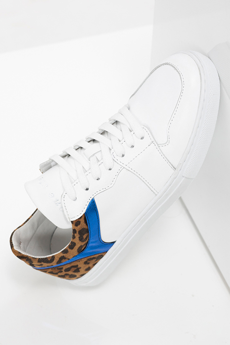 O.OLIVIA - WHITE LOW-TOP SNEAKERS IN LEATHER WITH BLUE METAL 3