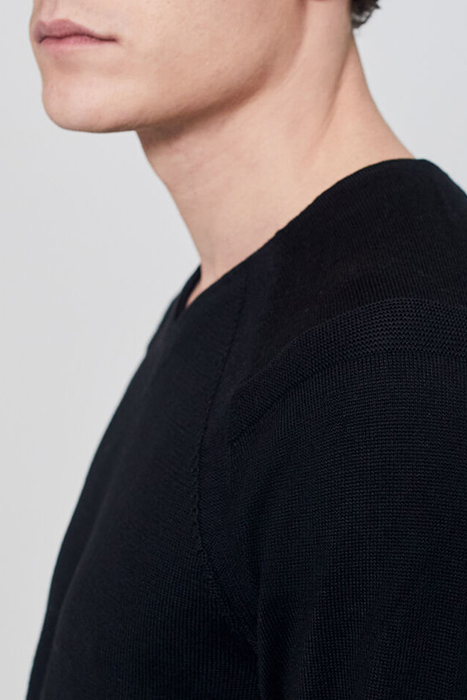 BLACK V-NECK JUMPER 4