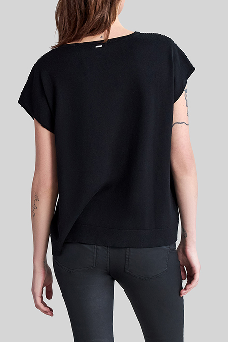 BLACK KNIT SHORT SLEEVE T-SHIRT WITH DIAMANTÉ 2
