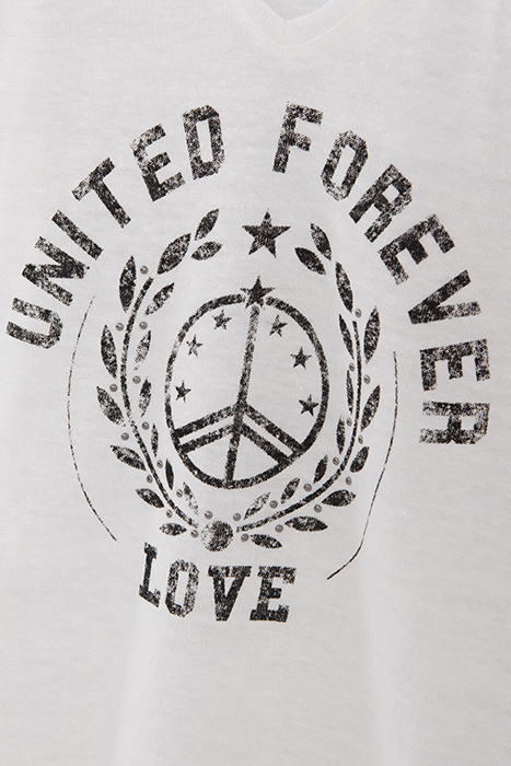 WHITE T-SHIRT WITH PEACE SYMBOL BADGE 6