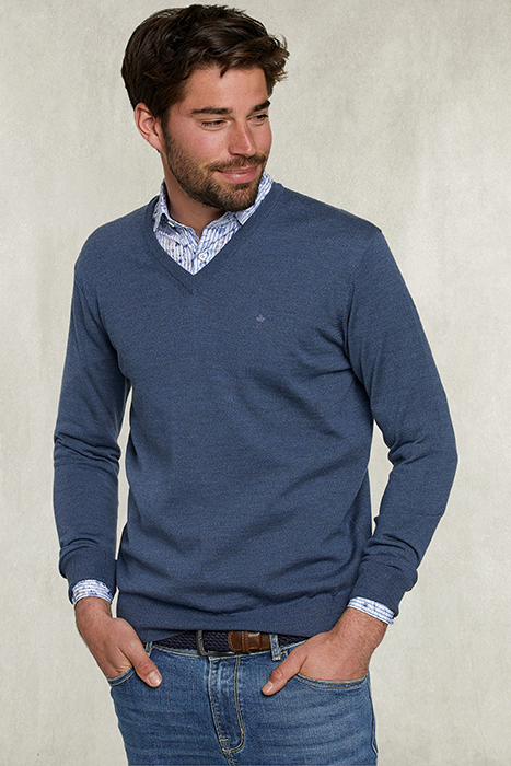 BASIC MERINO V-NECK PULLOVER STEEL MIX BLUE by River Woods