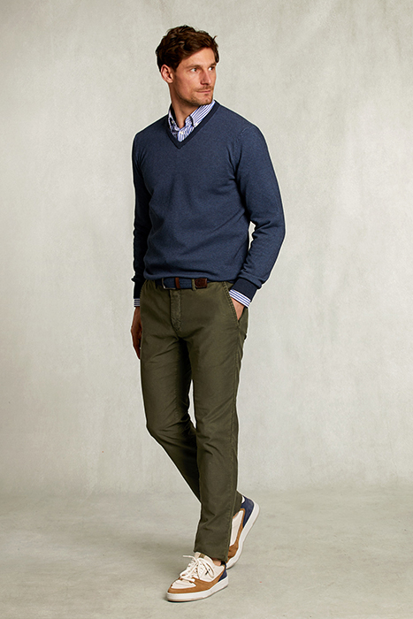 CUSTOM FIT V-NECK SWEATER DARK MOMBASA MIX BLUE 3