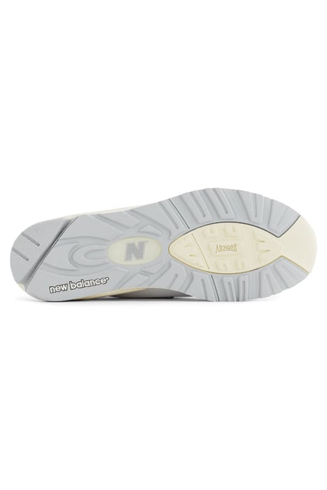 M990TC2 SNEAKERS IN SEA SALT 5