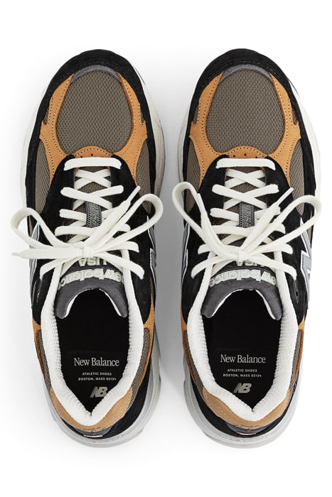 M990BB3 SNEAKERS IN BLACK / BROWN 3