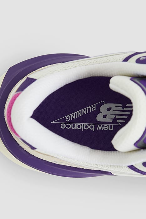 U990TD6 SNEAKERS IN LIMESTONE 8