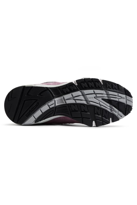 W991PGG SNEAKERS IN WISTFUL MAUVE 5