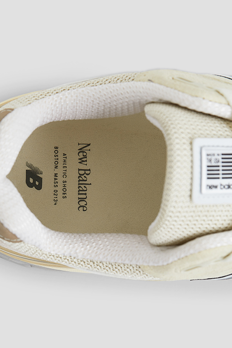 U990TE4 SNEAKERS IN LIMESTONE 8