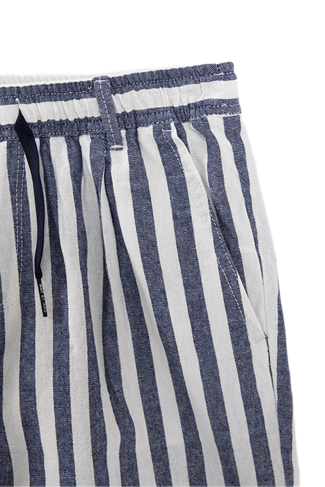 BOYS' NAVY BERMUDA SHORTS WITH ECRU STRIPES 3