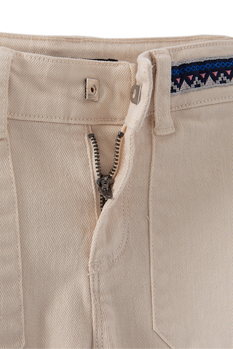 GIRLS' ECRU CARGO JEANS WITH EMBROIDERED BRAID 3