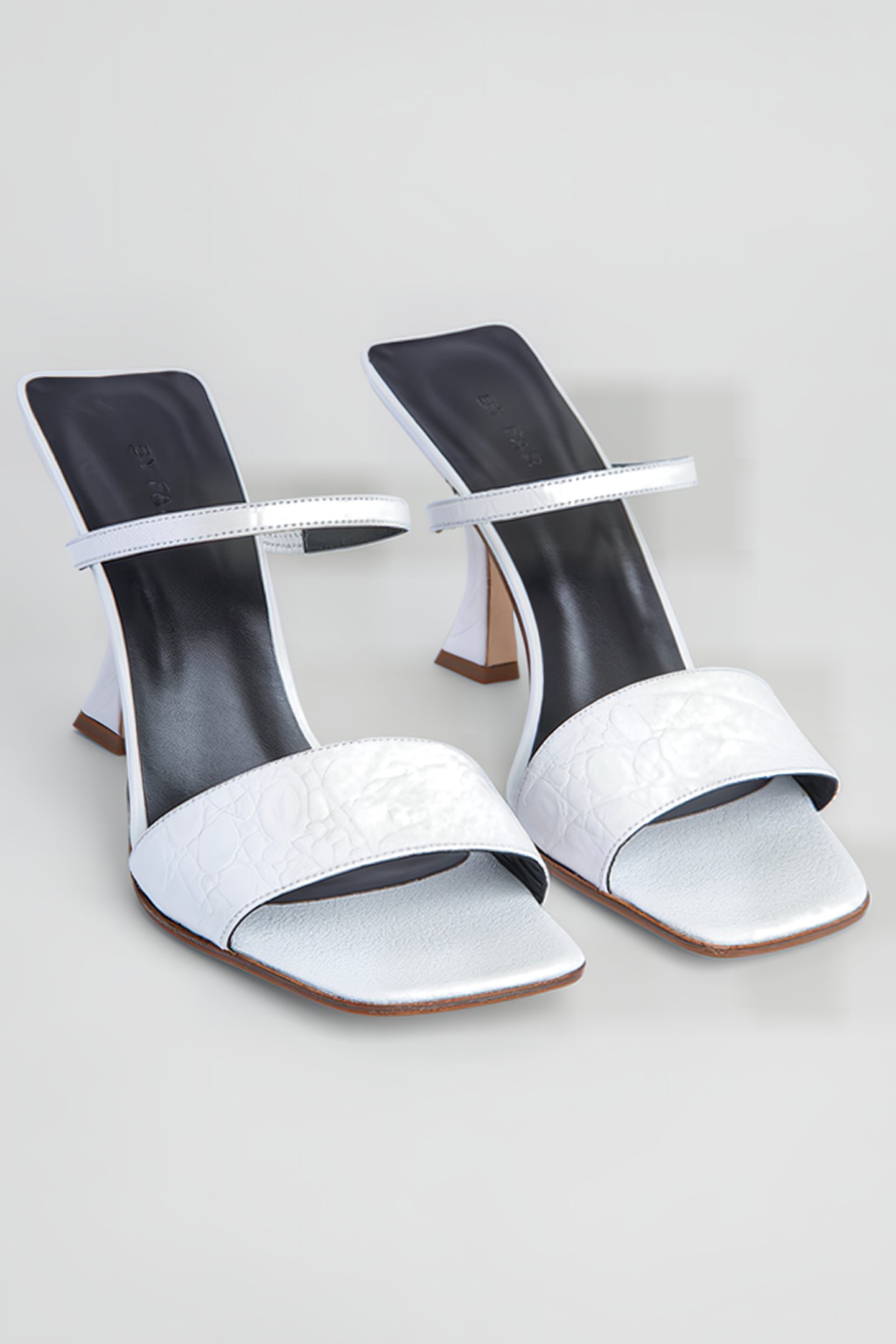 NAYLA OPTIC WHITE CIRCULAR CROCO EMBOSSED LEATHER WHITE 2